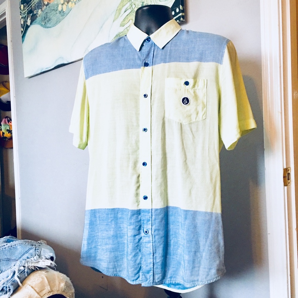 Volcom button down Men’s